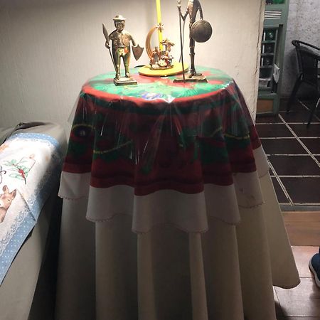 Don Quijote Family Homestay Сантяго Екстериор снимка
