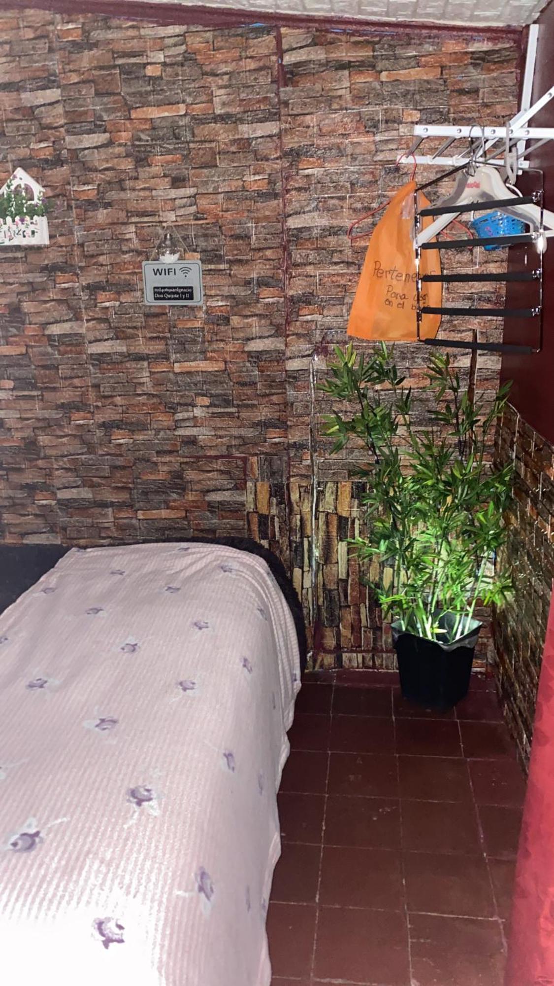 Don Quijote Family Homestay Сантяго Екстериор снимка